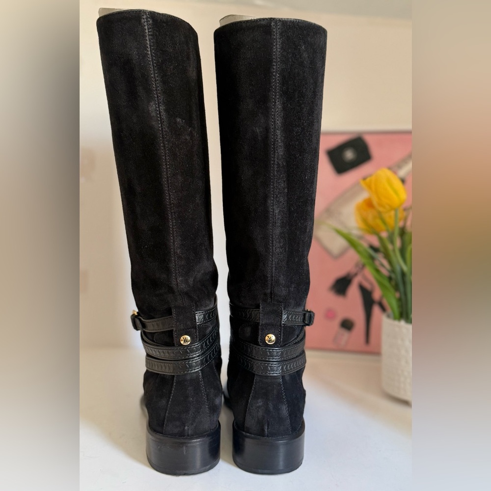 Louis Vuitton Crossroad Suede Black Boots 🌟 - Picture 6 of 14